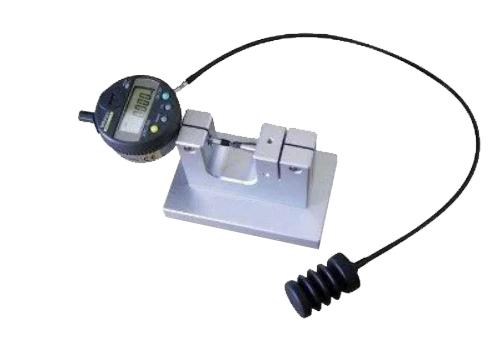 Plate thickness gauge with digital indicator